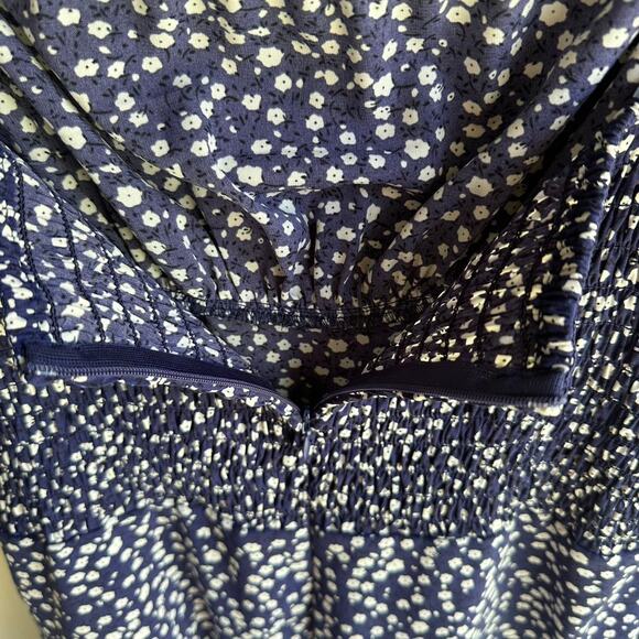 Navy Blue White Floral Mini Romper Dress Adjustable Straps
Women’s medium - Picture 6 of 8